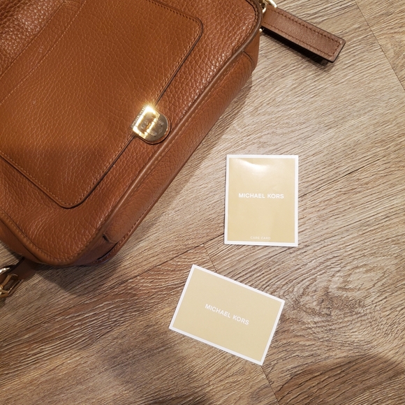 Michael Kors Crossbody - Picture 12 of 15